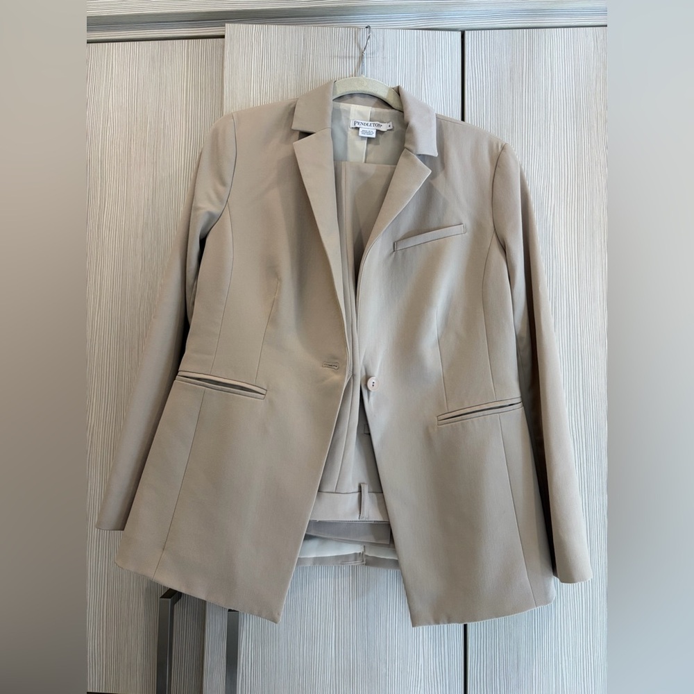 Pendleton Virgin Wool Pantsuit Size 6 Beige Tailored‎ Blazer Trousers Set